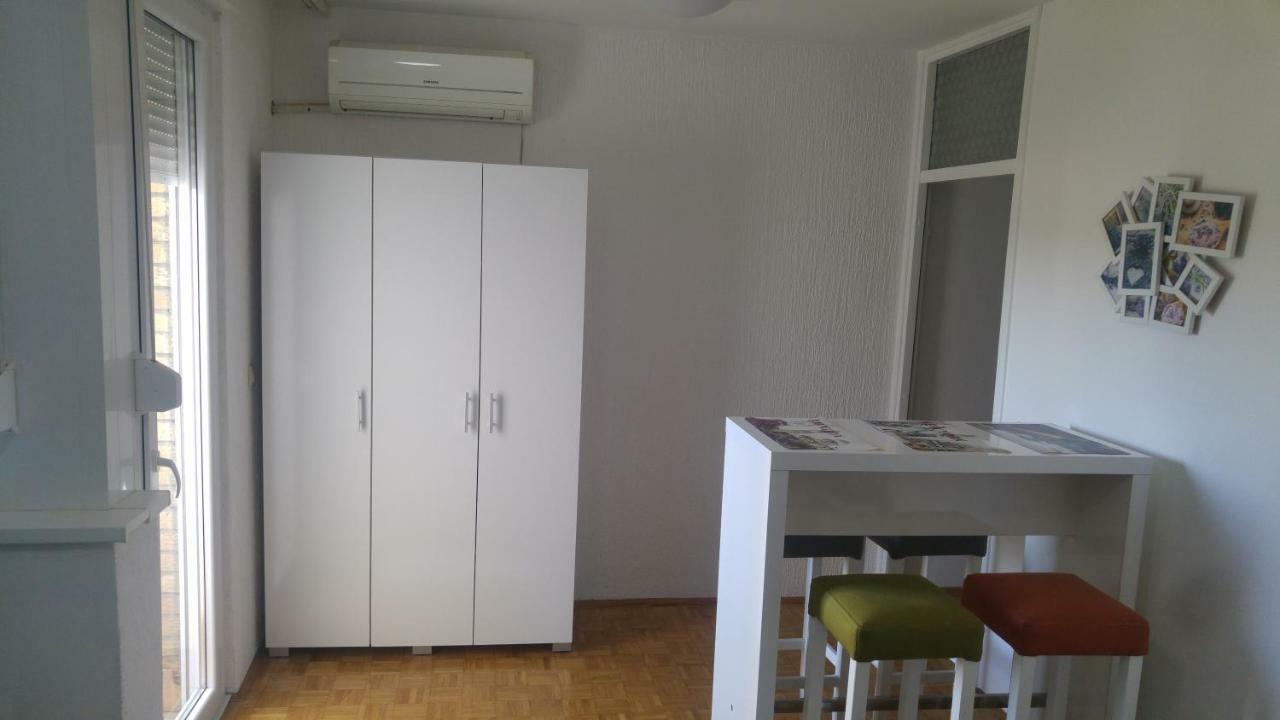 Apartment Pluvia Osijek Buitenkant foto