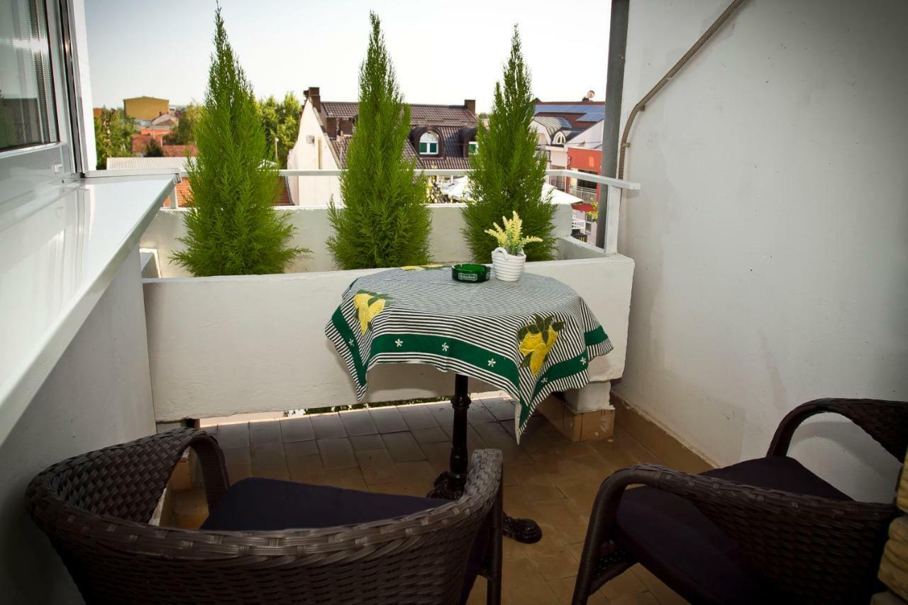 Apartment Pluvia Osijek Buitenkant foto